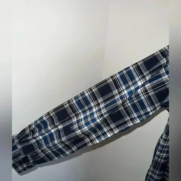 Vintage Woolrich Plaid Flannel Shirt in classic blue, white, black, and gray. - Picture 5 of 8
